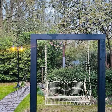 Holiday home Sfeervolle Boslodge Met Hottub En Veranda