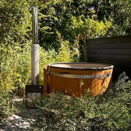 Sfeervolle Boslodge Met Hottub En Veranda Holiday home