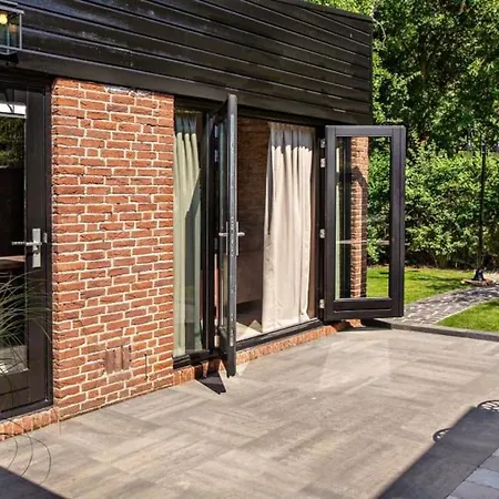 Sfeervolle Boslodge Met Hottub En Veranda *