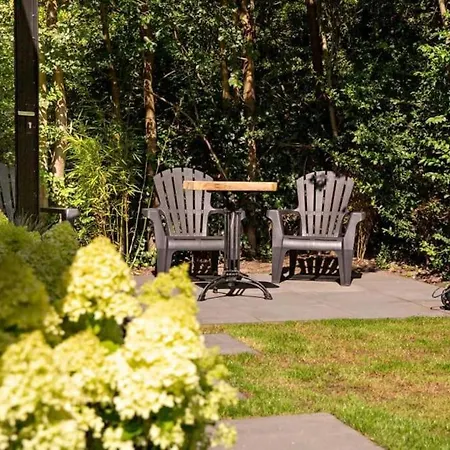 Sfeervolle Boslodge Met Hottub En Veranda 別荘 *