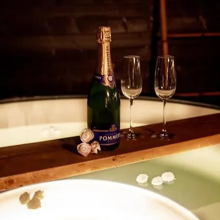 Sfeervolle Boslodge Met Hottub En Veranda *