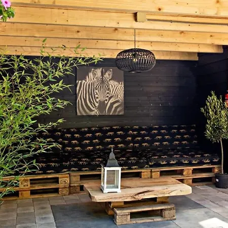 別荘 Sfeervolle Boslodge Met Hottub En Veranda *