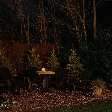 Sfeervolle Boslodge Met Hottub En Veranda ノールトウェイケルハウト　